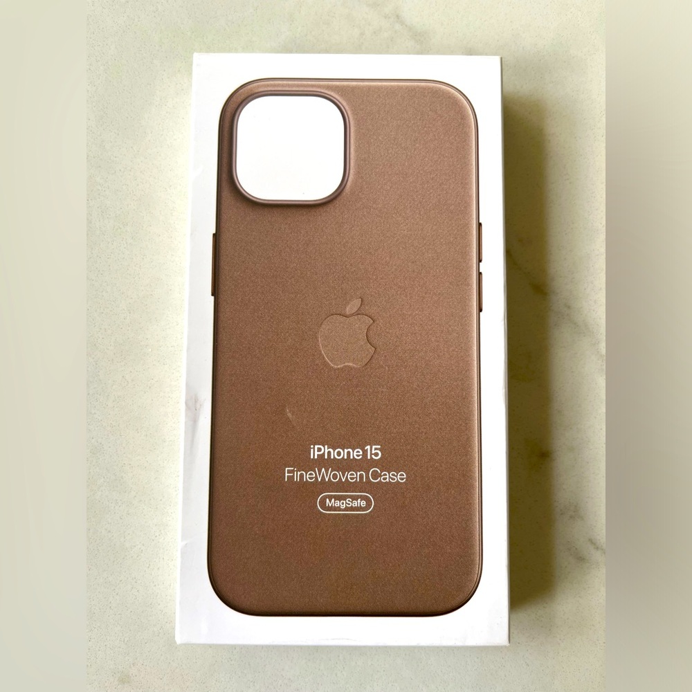 Apple iPhone 15 FineWoven Case